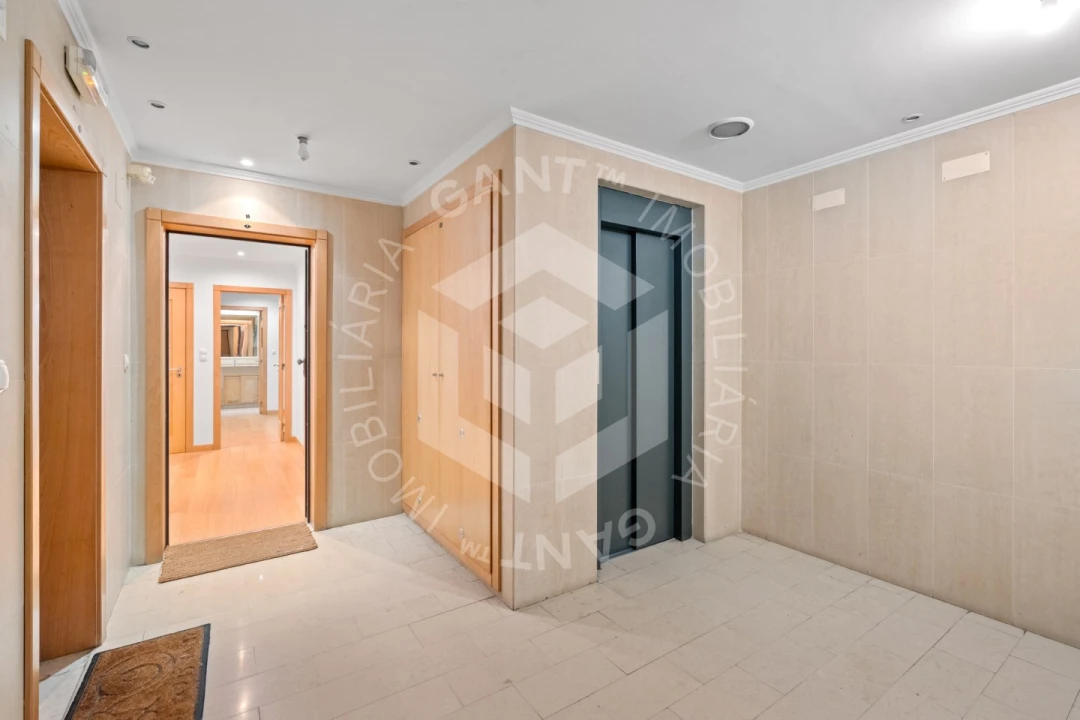 Apartamento T3 para Arrendamento em Carnaxide e Queijas Foto 22