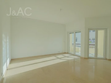 Apartamento T3 para Arrendamento em Carcavelos e Parede