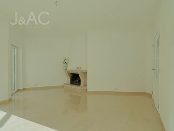Apartamento T3 para Arrendamento em Carcavelos e Parede