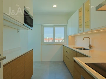 Apartamento T3 para Arrendamento em Carcavelos e Parede