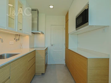 Apartamento T3 para Arrendamento em Carcavelos e Parede