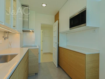 Apartamento T3 para Arrendamento em Carcavelos e Parede