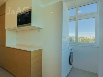 Apartamento T3 para Arrendamento em Carcavelos e Parede