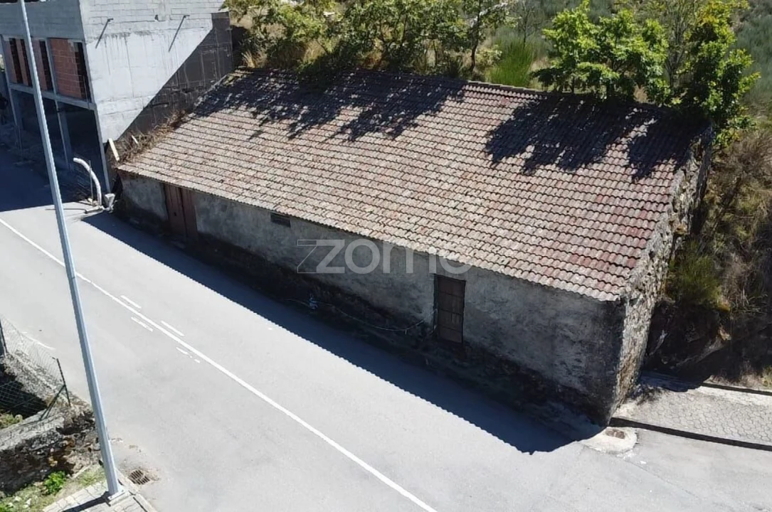 Terreno Comércio / Armazém para Venda em Montalegre e Padroso Foto 3