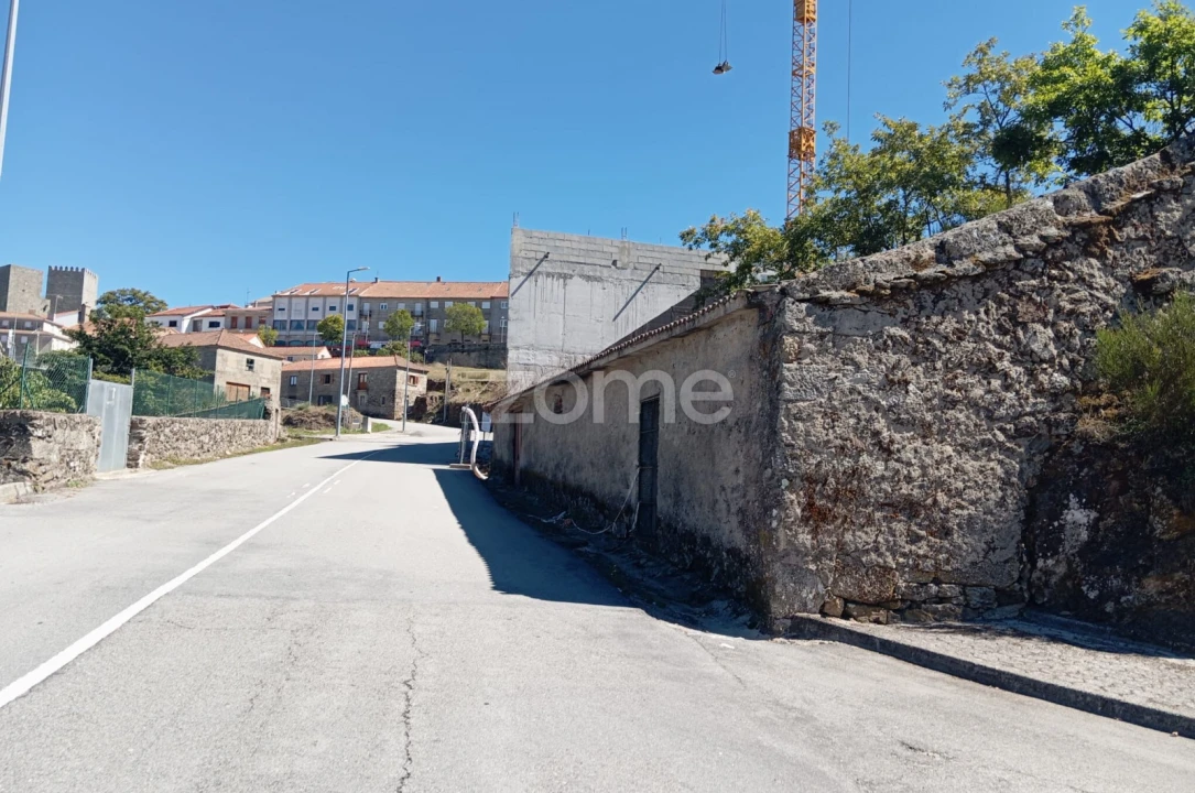 Terreno Comércio / Armazém para Venda em Montalegre e Padroso Foto 5