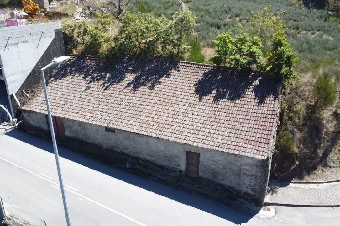 Terreno Comércio / Armazém para Venda em Montalegre e Padroso Foto 2
