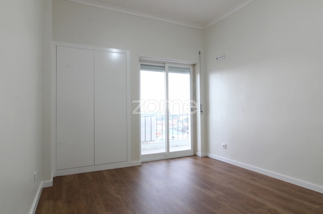 Apartamento T3 para Venda em Rio de Mouro Foto 37