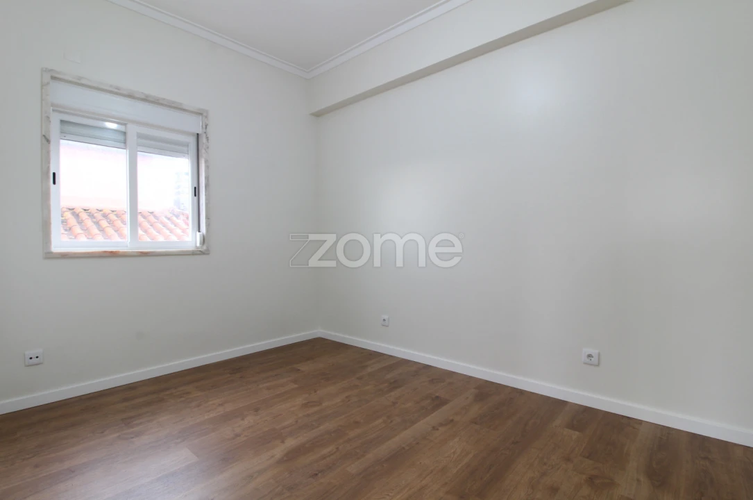 Apartamento T3 para Venda em Rio de Mouro Foto 39