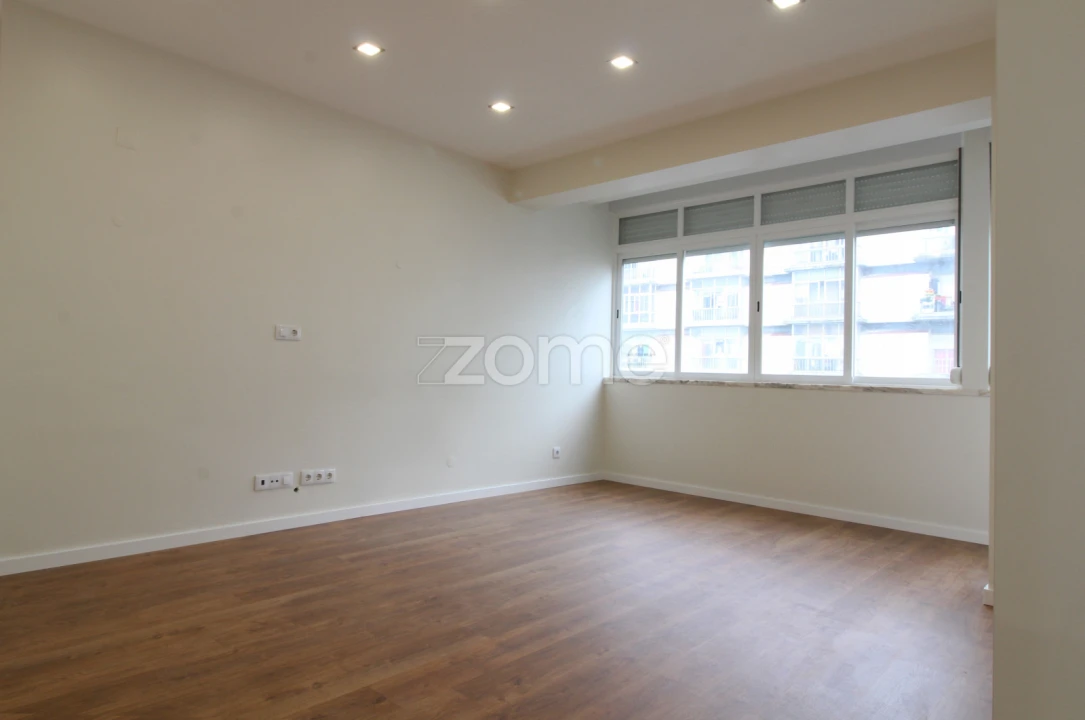 Apartamento T3 para Venda em Rio de Mouro Foto 11