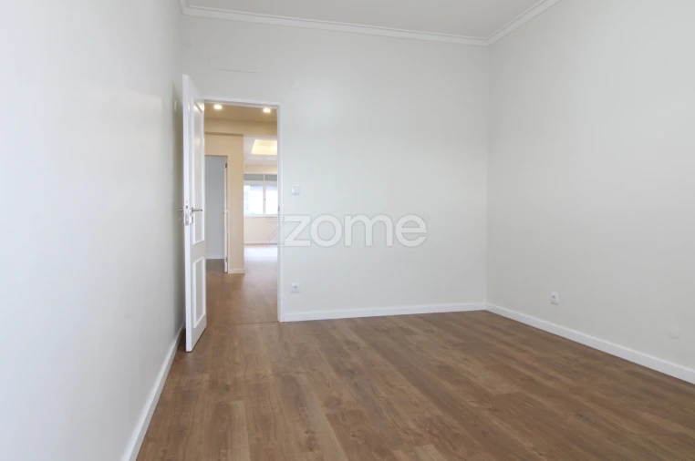 Apartamento T3 para Venda em Rio de Mouro Foto 49