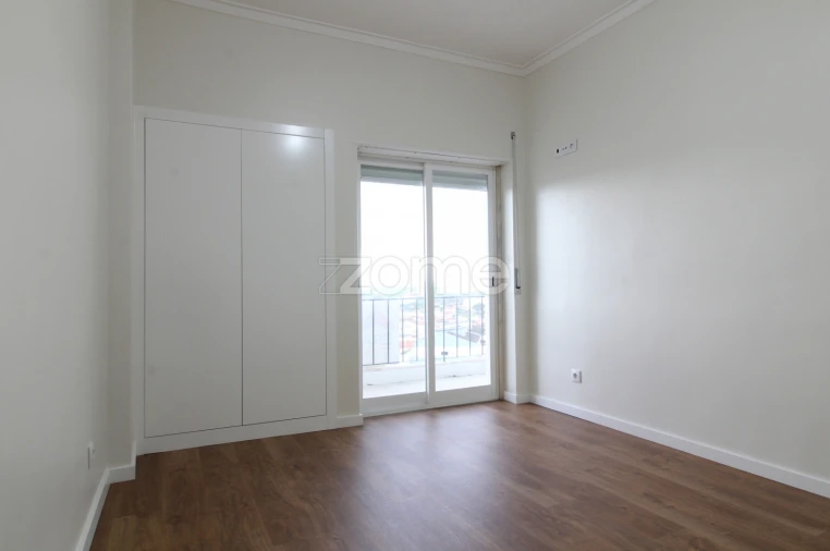 Apartamento T3 para Venda em Rio de Mouro Foto 37