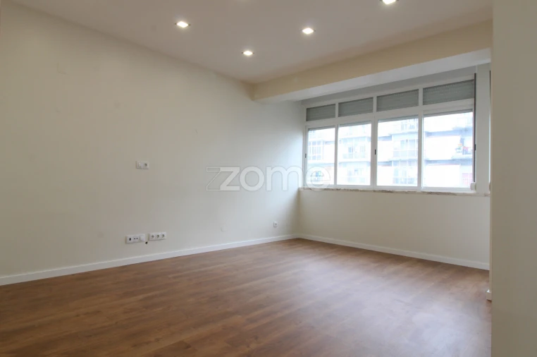 Apartamento T3 para Venda em Rio de Mouro Foto 11
