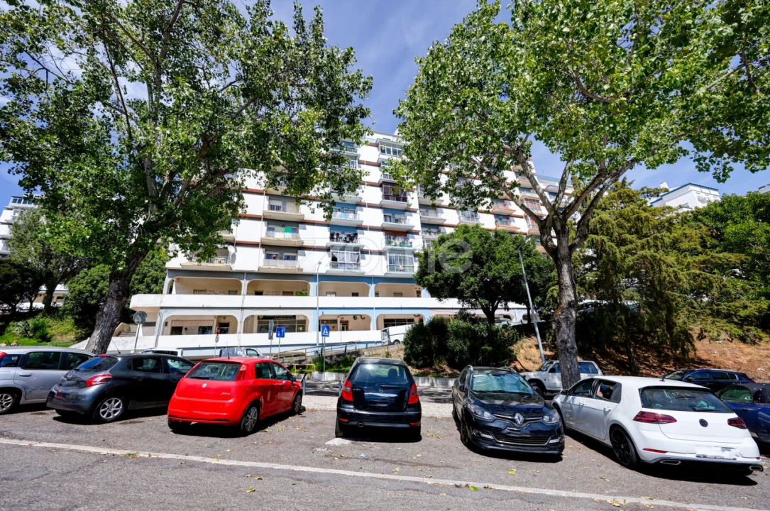 Apartamento T3 para Venda em Rio de Mouro Foto 62