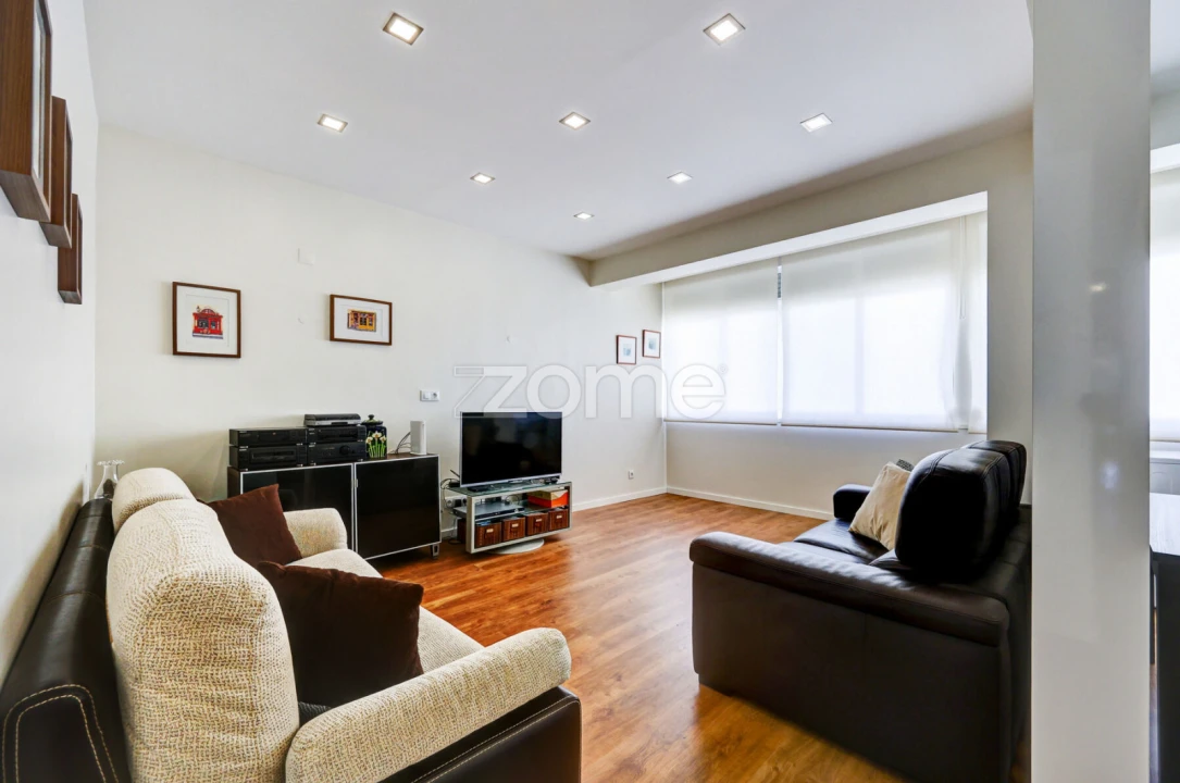 Apartamento T3 para Venda em Rio de Mouro Foto 3