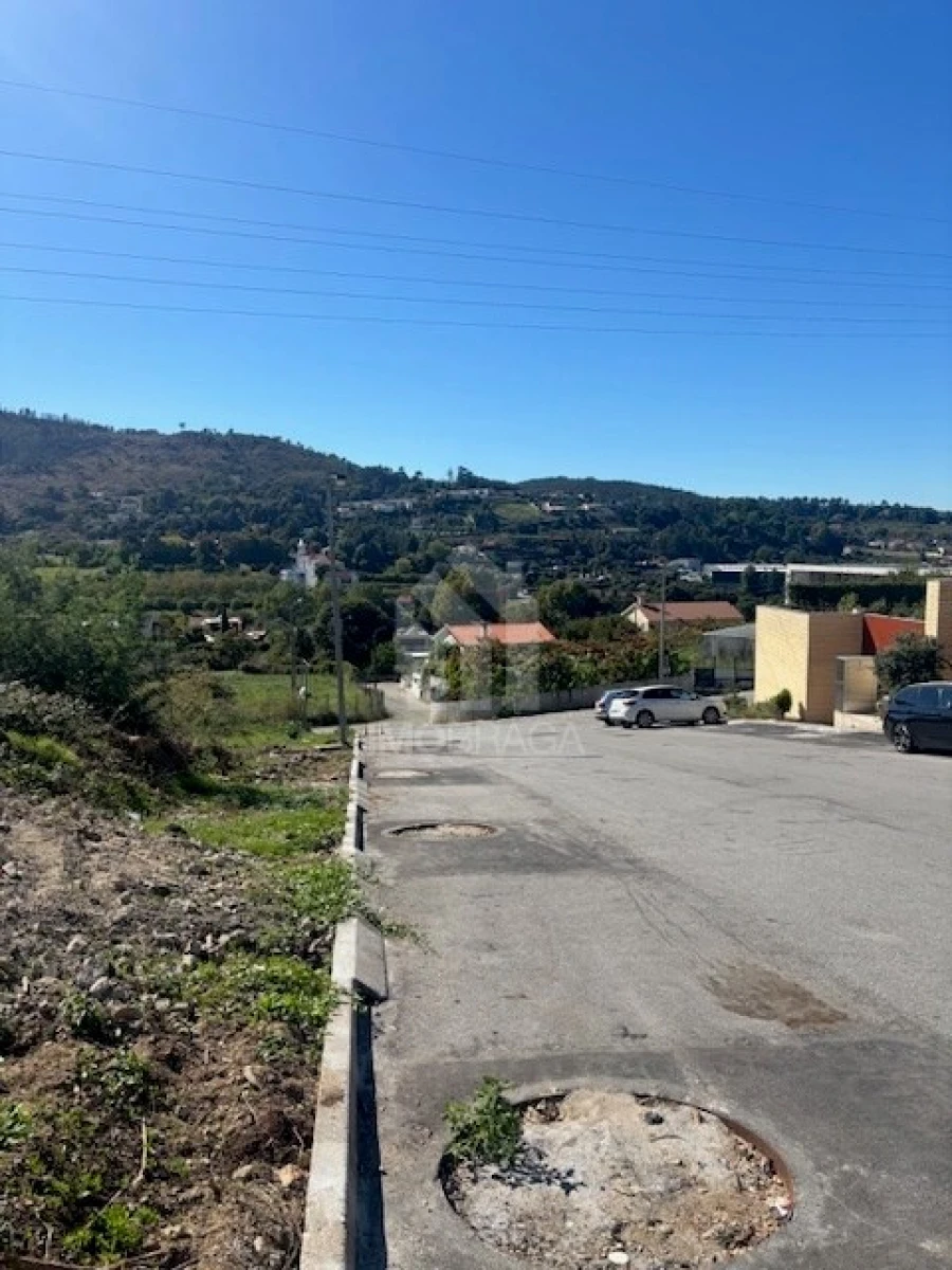 Terreno para Venda em Ferreiros e Gondizalves Foto 3