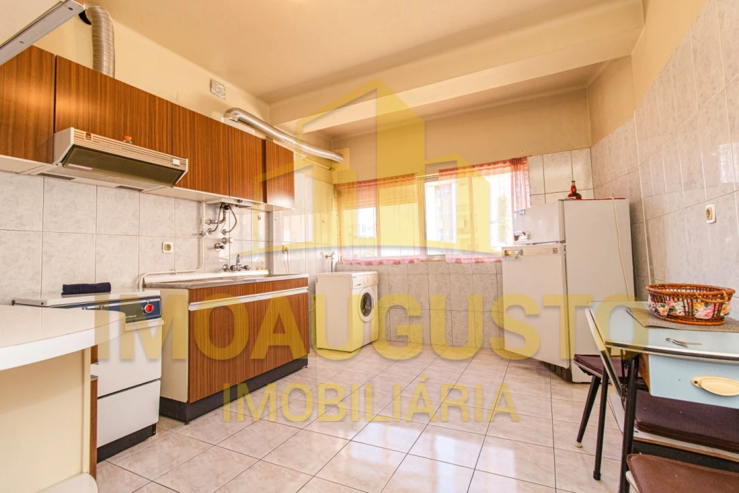 Apartamento T3 para Venda em Guarda Foto 1