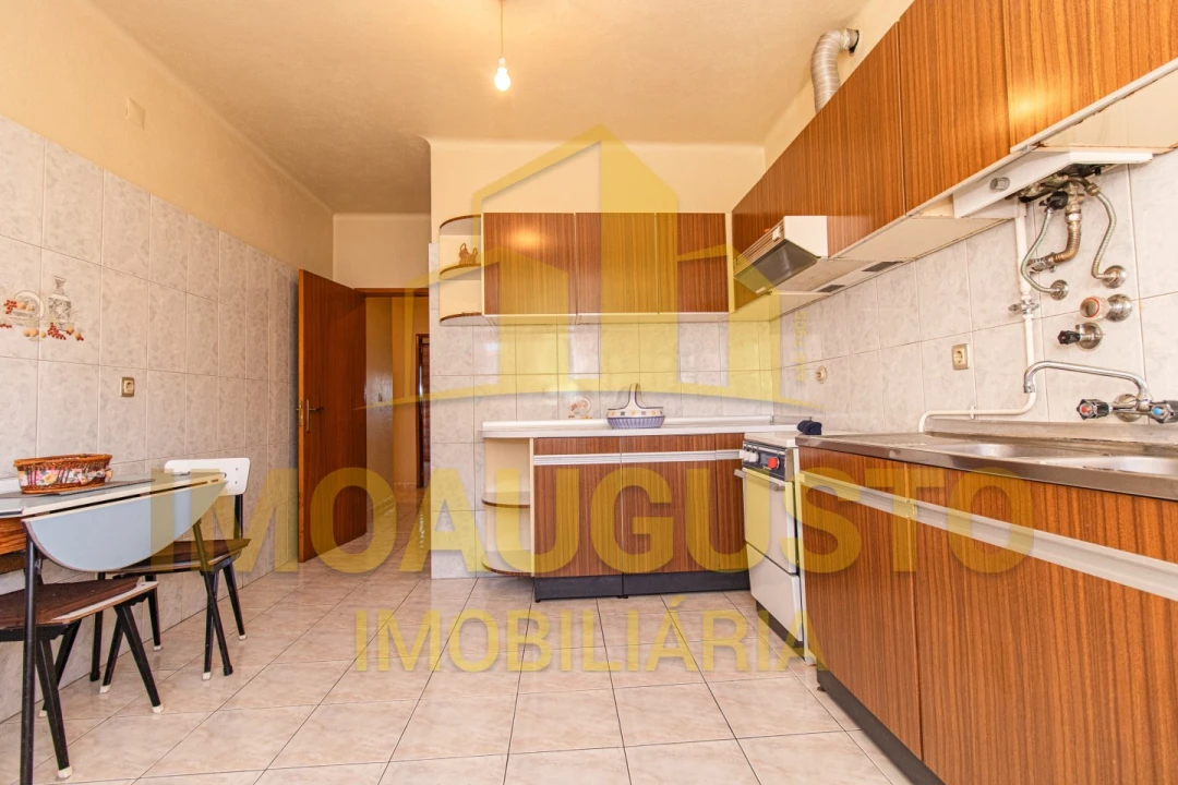 Apartamento T3 para Venda em Guarda Foto 2
