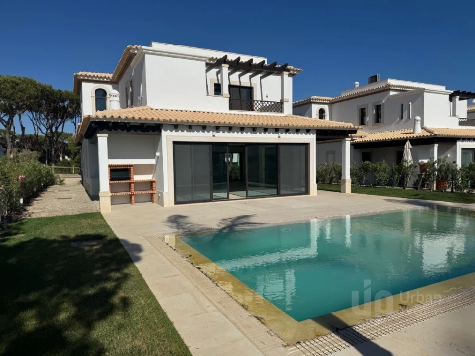 Moradia T4 para Venda em Albufeira e Olhos de Água Foto 1