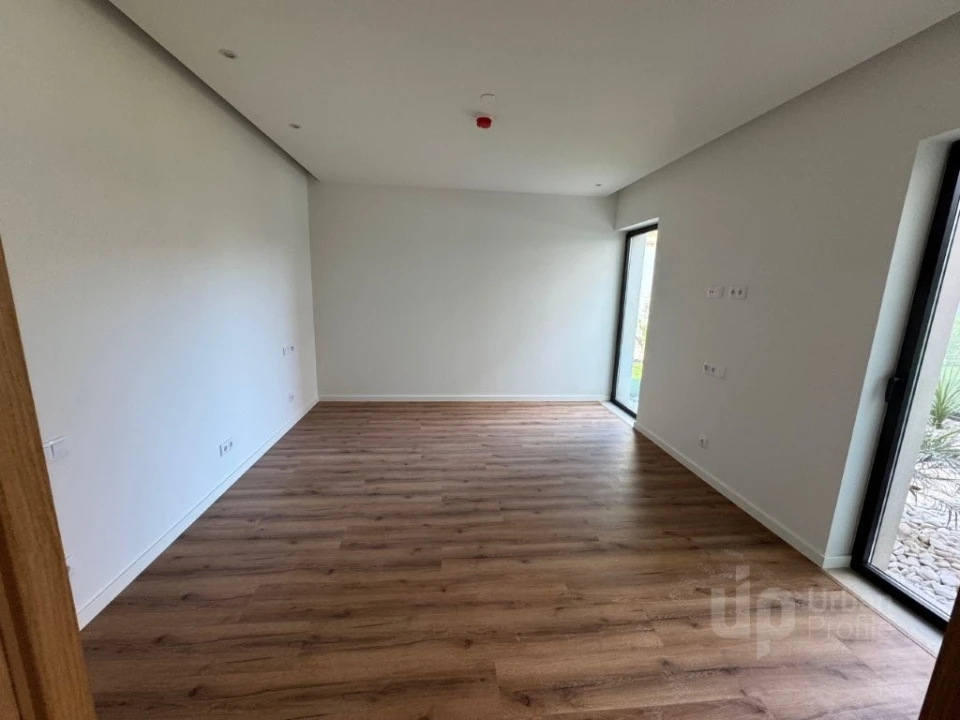 Moradia T4 para Venda em Albufeira e Olhos de Água Foto 11