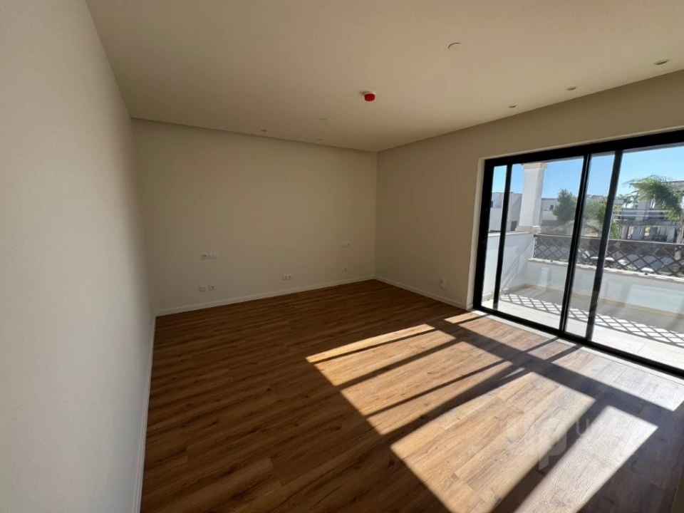 Moradia T4 para Venda em Albufeira e Olhos de Água Foto 12