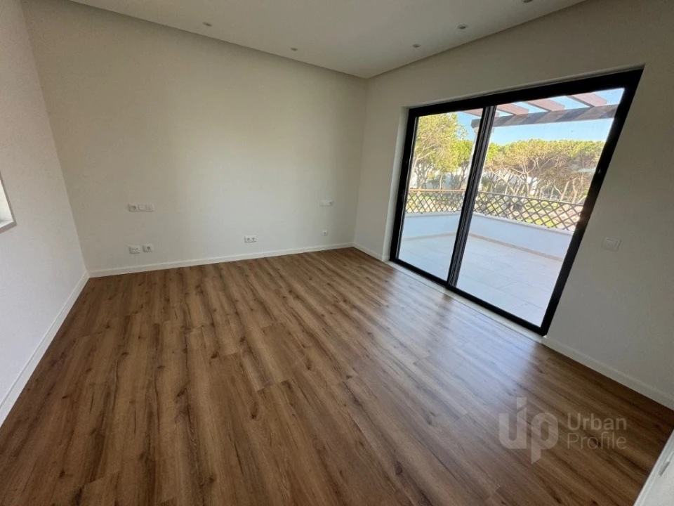 Moradia T4 para Venda em Albufeira e Olhos de Água Foto 21