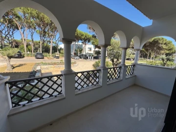 Moradia T4 para Venda em Albufeira e Olhos de Água