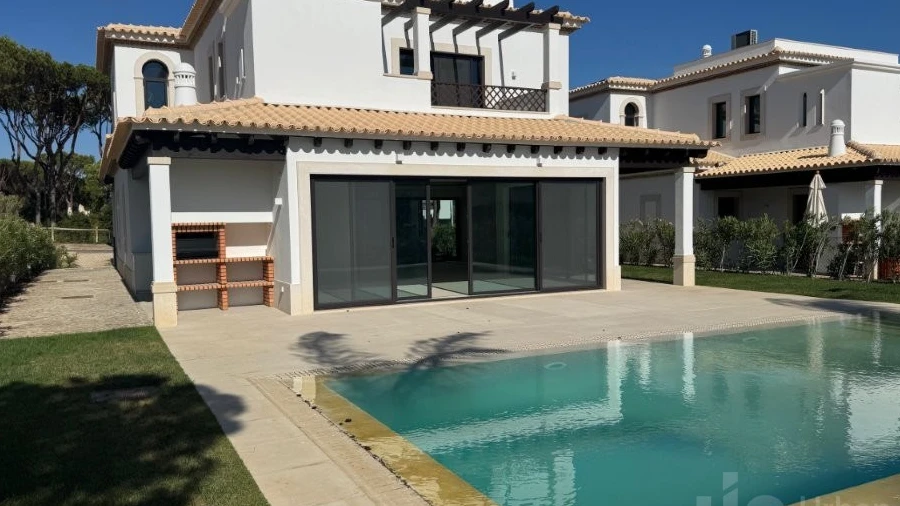 Moradia T4 para Venda em Albufeira e Olhos de Água