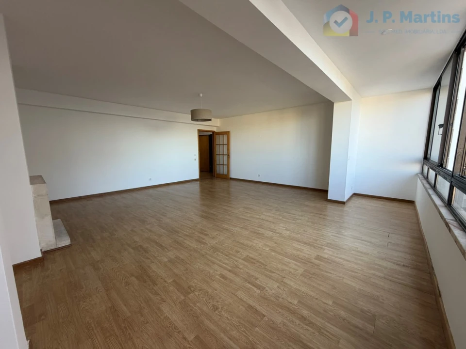 Apartamento T3 para Venda em Alfragide Foto 4