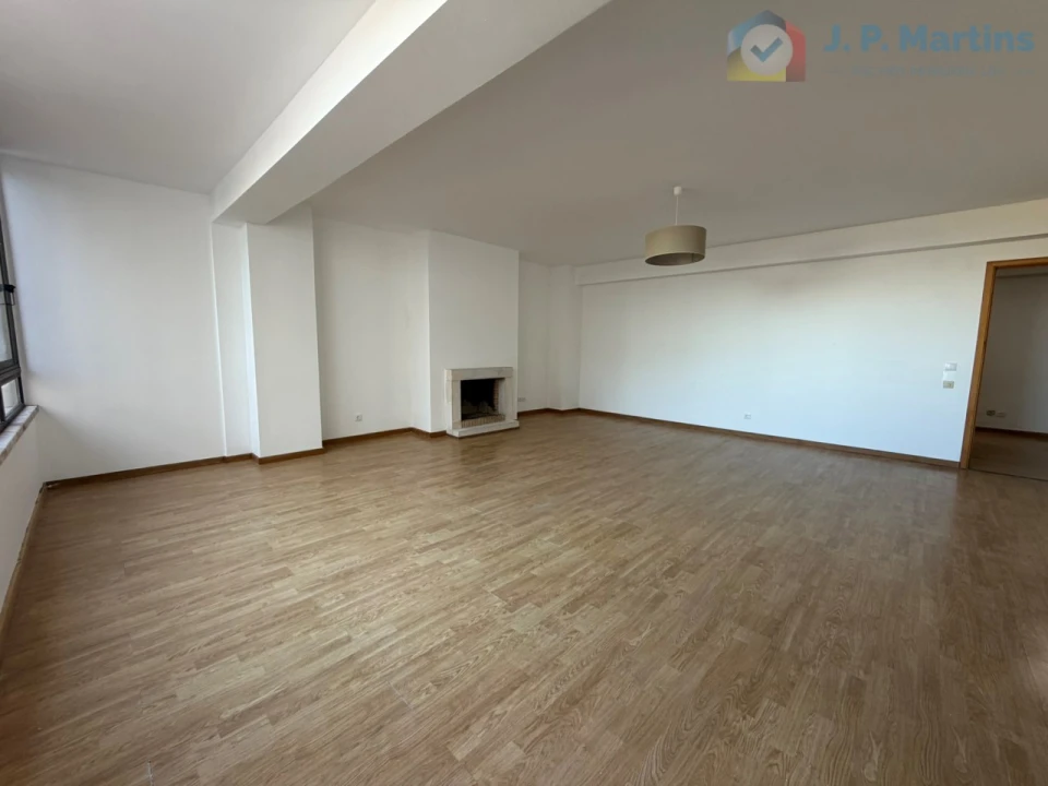 Apartamento T3 para Venda em Alfragide Foto 5