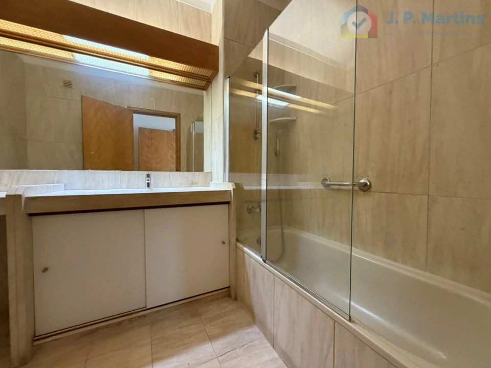 Apartamento T3 para Venda em Alfragide Foto 23