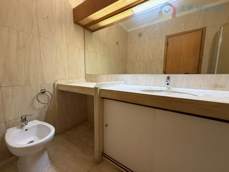 Apartamento T3 para Venda em Alfragide Foto 25
