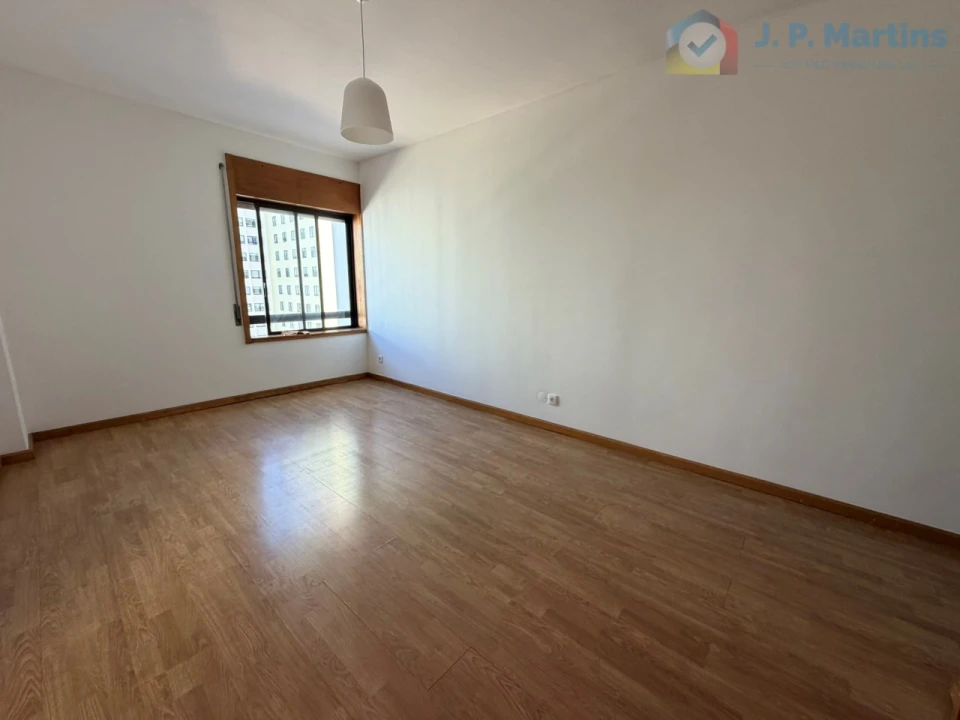 Apartamento T3 para Venda em Alfragide Foto 16