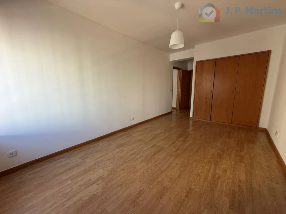 Apartamento T3 para Venda em Alfragide Foto 17