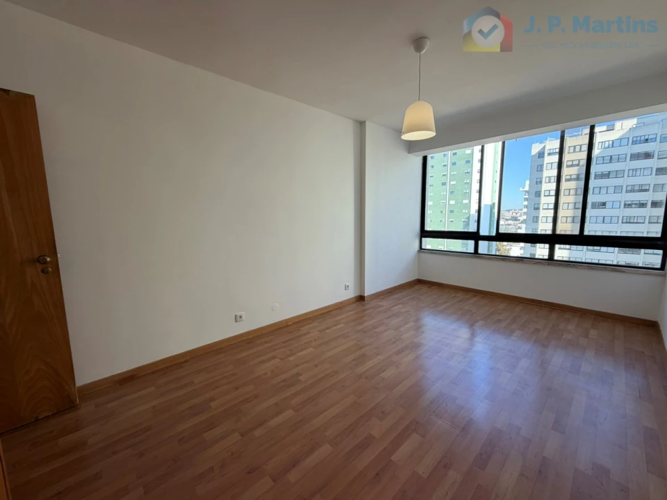 Apartamento T3 para Venda em Alfragide Foto 20