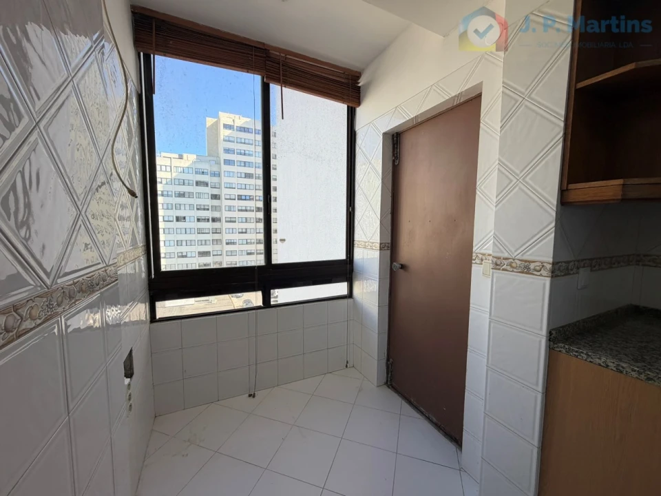 Apartamento T3 para Venda em Alfragide Foto 10