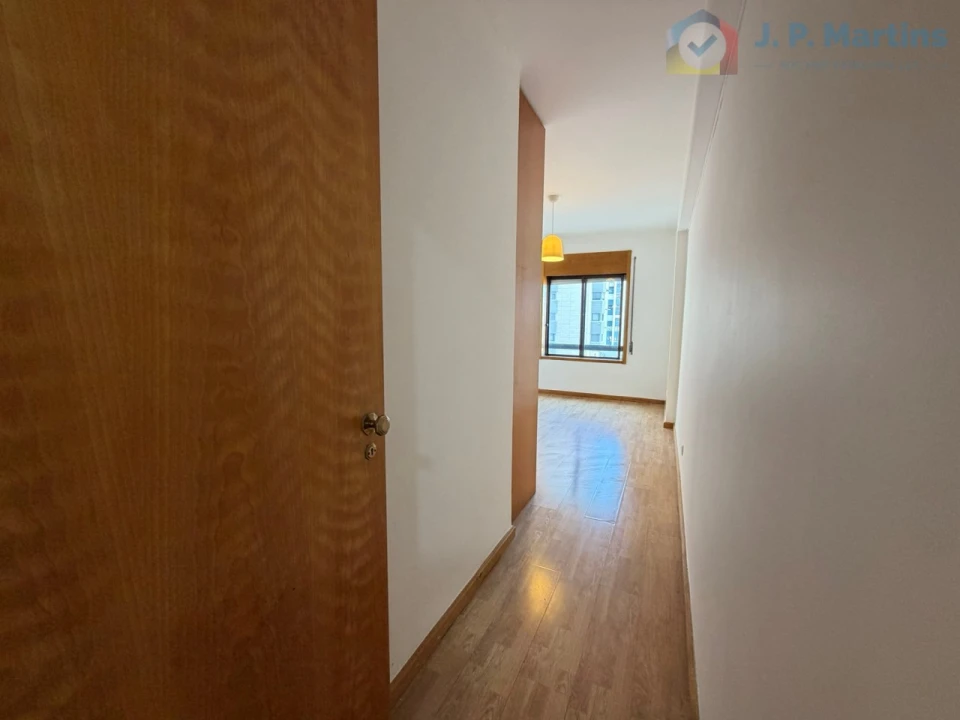 Apartamento T3 para Venda em Alfragide Foto 22