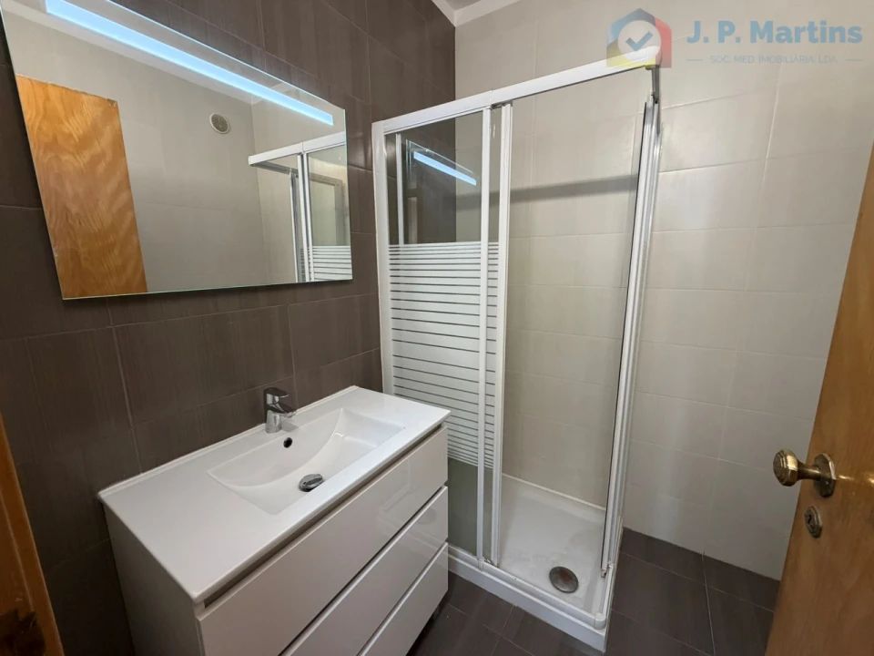 Apartamento T3 para Venda em Alfragide Foto 13