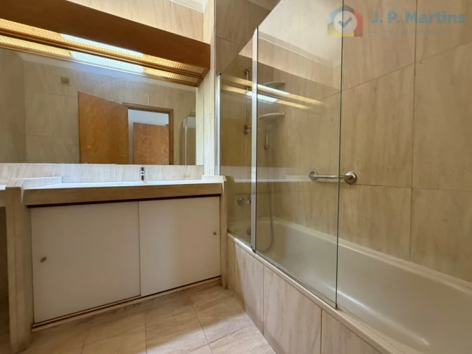 Apartamento T3 para Venda em Alfragide Foto 23