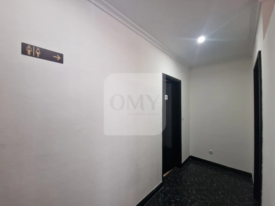 Loja para Arrendamento em Nossa Senhora da Conceição, São Pedro e São Dinis Foto 11