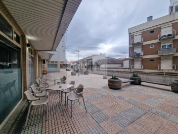 Loja para Arrendamento em Nossa Senhora da Conceição, São Pedro e São Dinis