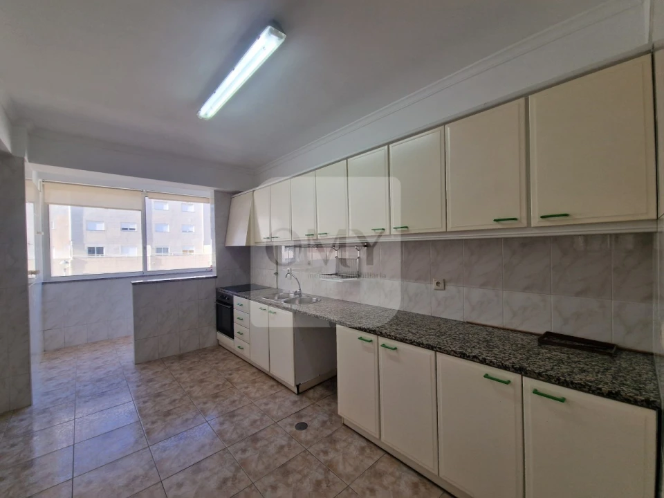 Apartamento T3 para Arrendamento em Nossa Senhora da Conceição, São Pedro e São Dinis Foto 5