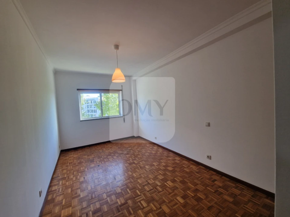 Apartamento T3 para Arrendamento em Nossa Senhora da Conceição, São Pedro e São Dinis Foto 9