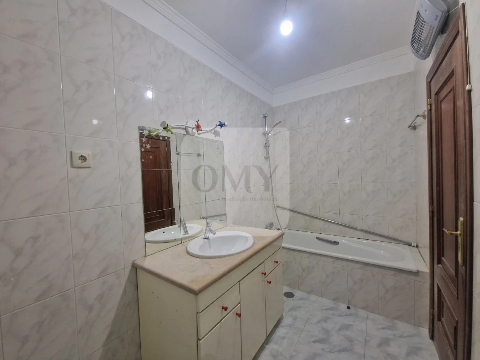 Apartamento T3 para Arrendamento em Nossa Senhora da Conceição, São Pedro e São Dinis Foto 15