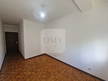 Apartamento T3 para Arrendamento em Nossa Senhora da Conceição, São Pedro e São Dinis