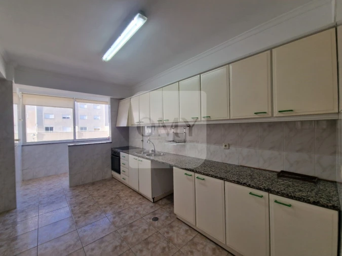 Apartamento T3 para Arrendamento em Nossa Senhora da Conceição, São Pedro e São Dinis Foto 5