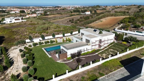Moradia T4 para Venda em Atouguia da Baleia