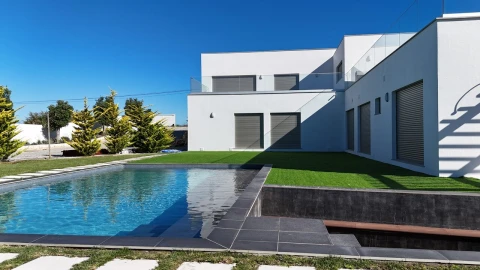 Moradia T4 para Venda em Atouguia da Baleia