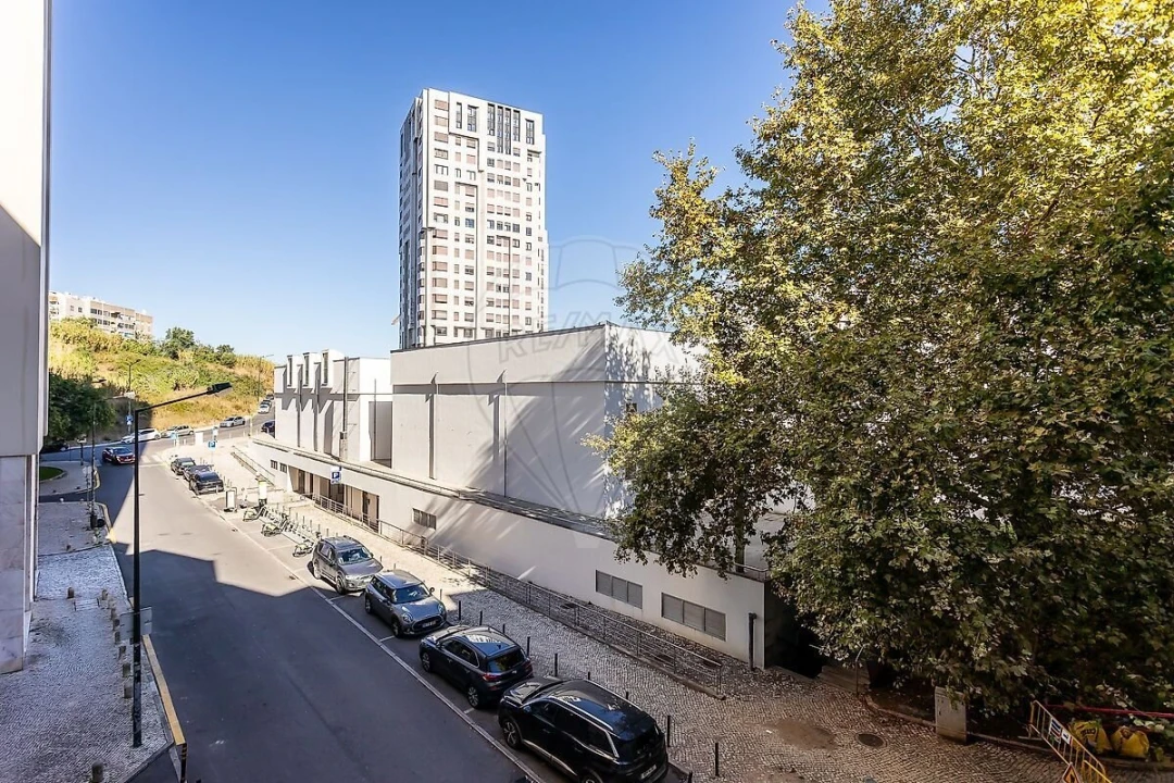 Apartamento T1 para Venda em Areeiro Foto 16