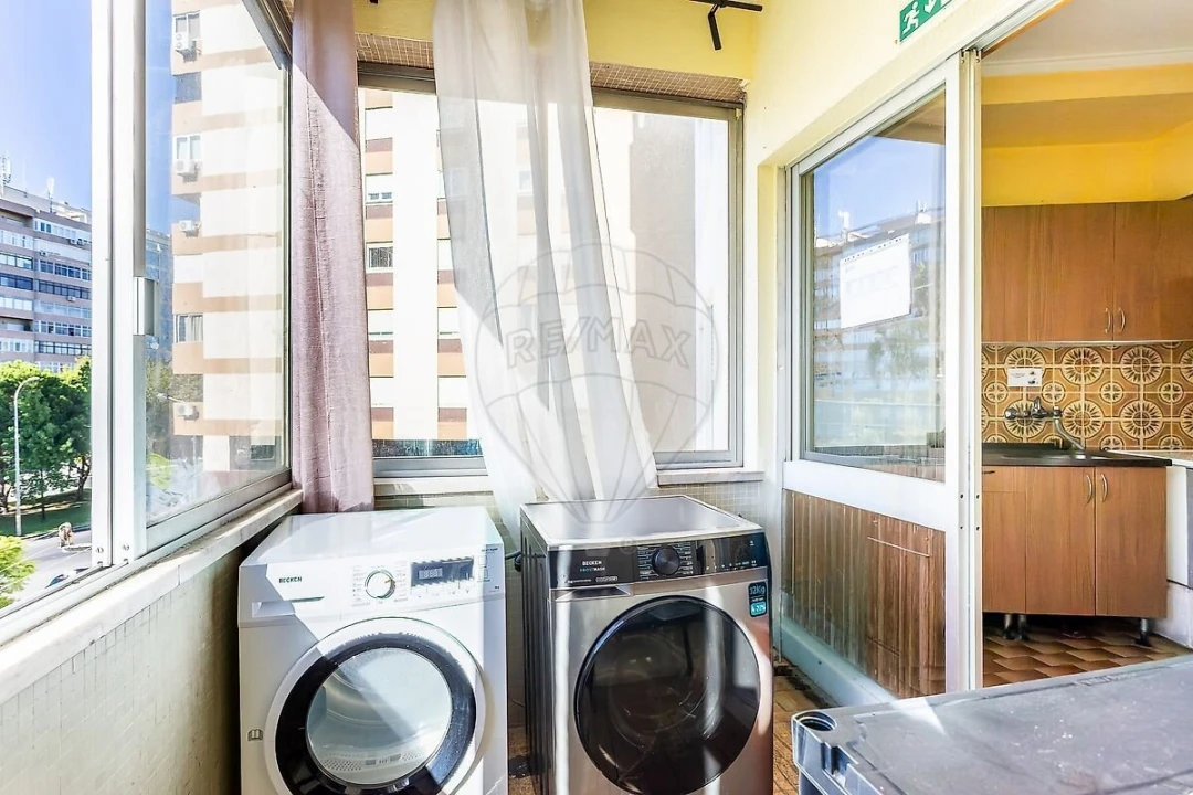 Apartamento T1 para Venda em Areeiro Foto 13