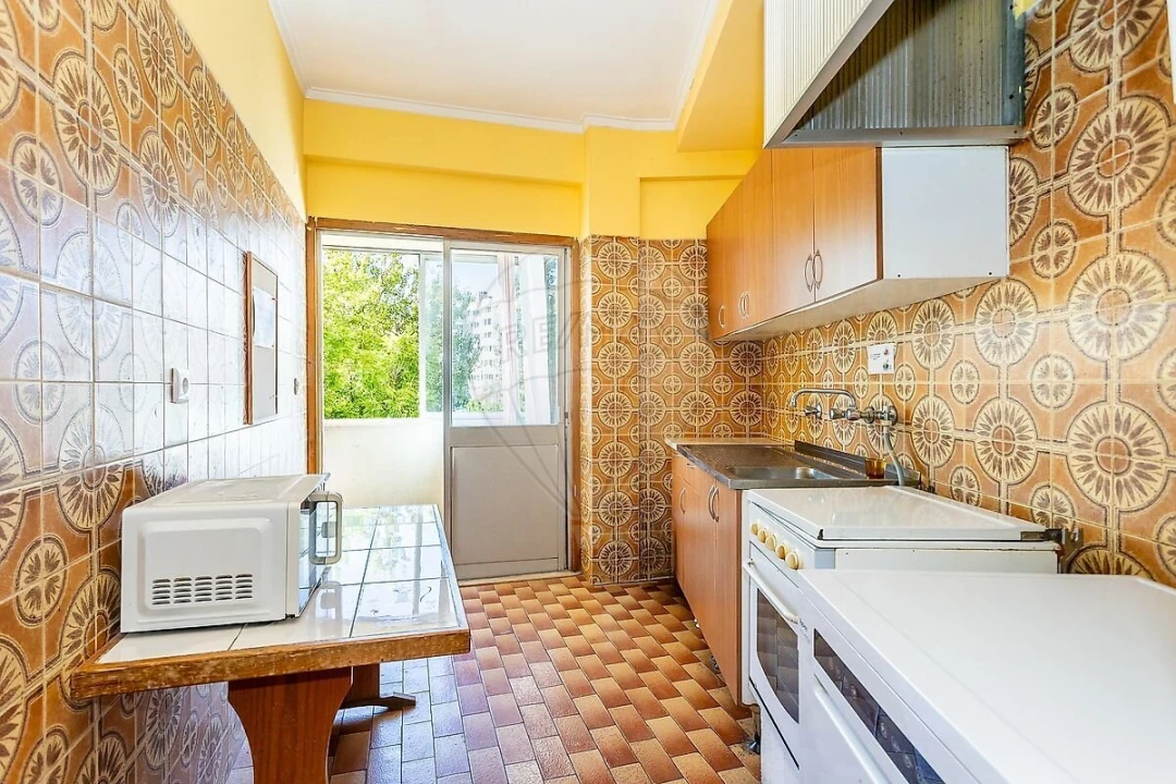Apartamento T1 para Venda em Areeiro Foto 11